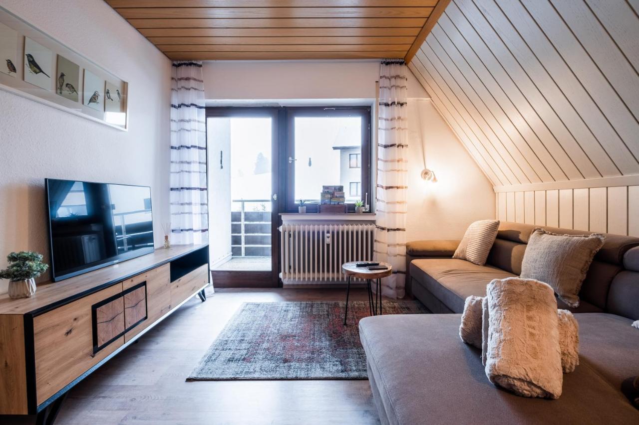 Apartment Auszeit Apartment: Black Forest Retreat With Balcony Views *