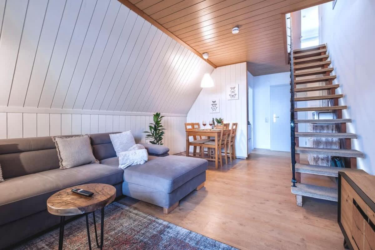Auszeit Apartment: Black Forest Retreat With Balcony Views * Schoenwald im Schwarzwald